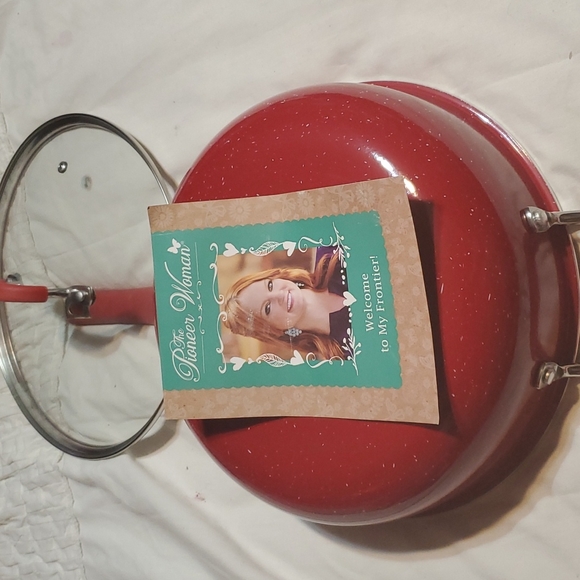 The Pioneer Woman Frontier Red Pan with lid - Picture 6 of 7